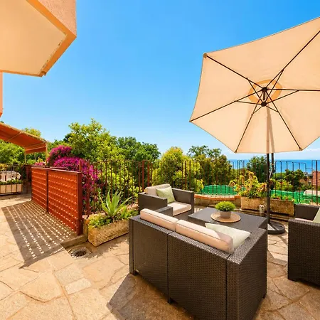 Sea View, Spacious With Terrace Ceriale