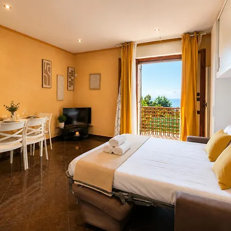 Sea View, Spacious With Terrace Apartman *